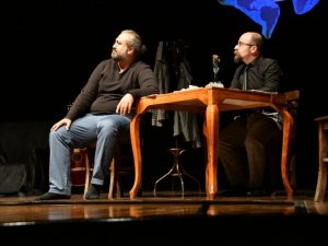 Aynamdaki Gölgeler sağlık çalışanları için sahnelendi