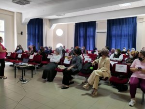 Akdeniz Belediyesi, kadınlara ‘Bilinçli Aile Planlaması’ eğitimi verdi