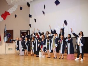 AÜ Sağlık Bilimleri Fakültesi mezuniyet töreni gerçekleşti