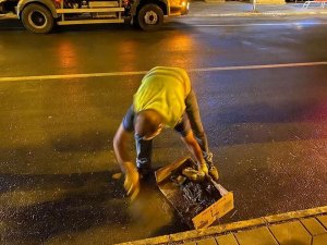 Bağlar’da temizlik seferberliğinde gece mesaisi