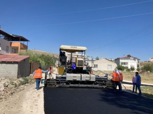 Van Büyükşehir Belediyesinden yol ve asfalt çalışması