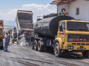 Altınova’da asfalt çalışması