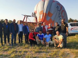 Termal otel genel müdürleri 3 bin yıllık vadiyi sıcak hava balonuyla keşfetti