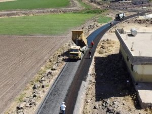 Başkan Ekinci devam eden asfalt çalışmasını inceledi