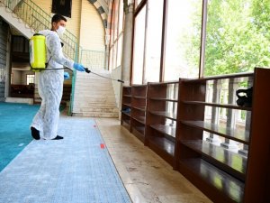 Camilerde bayram temizliği