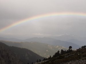Artvin’de kartpostallık gök kuşağı manzarası