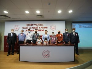 Kamu kurum ve kuruluşlarında istihdam edilecek şehit yakını, gazi ve gazi yakını atama töreni gerçekleştirildi