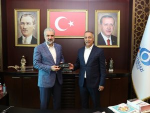 AK Parti İstanbul İl Başkanı Kabaktepe, Sultangazi Belediyesini ziyaret etti