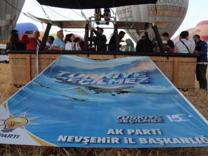 Kapadokya’da balonlar 15 Temmuz Demokrasi ve Milli Birlik Günü için havalandı
