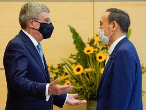 Japonya Başbakanı Suga, IOC Başkanı Bach’ı kabul etti