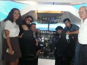 Geleceğin havacıları, simülatör sistemi ile hayallerine uçtu