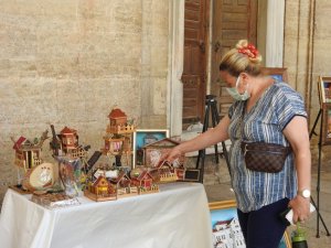 Selimiye avlusunda kadınların el emeği göz nuru ürünler görücüye çıktı