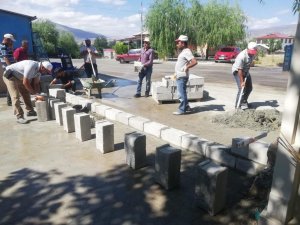 Aziz Baba Türbesinin çevre düzenlemesi yapıldı