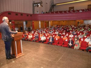 Başkan Zeydan Karalar çalışanlarla bayramlaştı, ikramiye müjdesi verdi