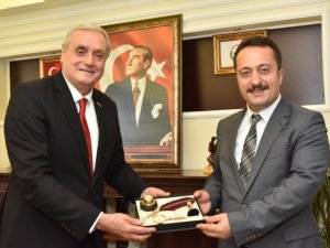 Bilecik Valisi Şentürk’ten veda ziyareti