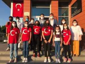 Öğrenciler 15 Temmuz şehitlerini andı