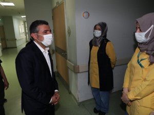 Vali Atay, aşılamayı yakından takip ediyor