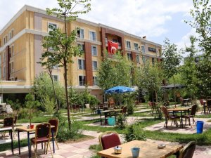 Van-Şişli Öğretmenevi bahçesi yeniden açıldı