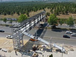Başkent’te yaya üst geçit yapımı hızlandı