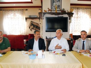 CHP milletvekilleri esnafı ziyaret etti