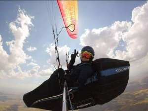 Rüzgar havacılık eğitmeni Arslan’tan Türkiye kadınlar rekoru