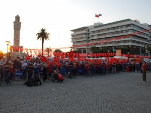 İzmir’de 15 Temmuz anması başladı