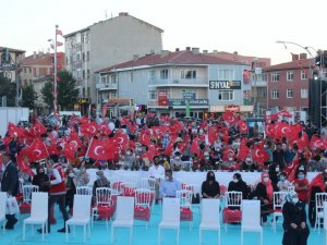 Cumhurbaşkanı Yardımcısı Oktay: “Çocuklarınızın rızıkları olan tarlalardaki ekinleri yakarak on binlerce kişinin canını kurtardınız”