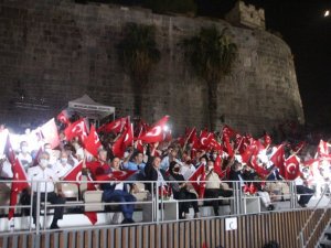 Bodrum’da 15 Temmuz gecesinde şehitler dualarla yad edildi