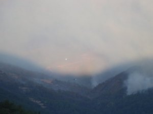 Mersin’deki orman yangınına havadan müdahale edilmeye başlandı