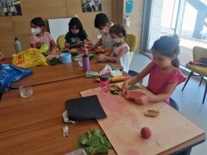 Çocuk sanat atölyelerinde çalışmalar devam ediyor