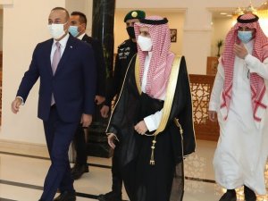 Bakan Çavuşoğlu, Suudi mevkidaşı Al-Suud ile görüştü