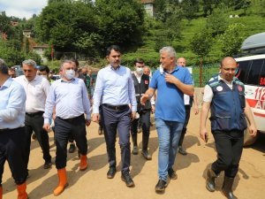 Bakan Kurum: “Selden zarar gören 236 binada tespitler yapıldı; Bu çerçevede 24 tane acil ağır hasarlı yıkık bina tespit ettik”