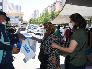 Şahinbey Belediyesi kurban atık poşeti dağıtıyor