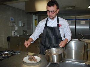 Bayrama özel kavurma ve soğuk baklava tarifi