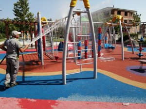 İnegöl’de bayram temizliği sürüyor