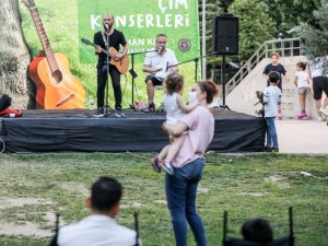 Hasanağa’da çim konserleri başladı