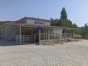 Gölbaşı’nda mezbaha bayrama hazır