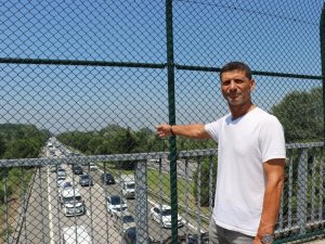 TEM’de tatilci yoğunluğu görenleri şaşırtıyor