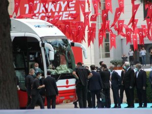 Cumhurbaşkanı Erdoğan: “Hep milletimizle beraber yürüdük, bundan sonra da milletimizin gösterdiği istikamette yürümekte kararlıyız”