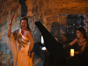 Güvercinada’nın muhteşem atmosferinde şan konseri