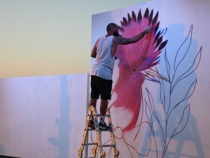 Kuşadası’nda duvarlar sanatla renkleniyor