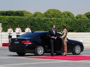 Suriye’de ’demokratik’ seçimin kazananı Esad yemin etti