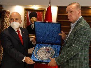 Cumhurbaşkanı Erdoğan Erzurum Büyükşehir Belediyesi’ni ziyaret etti