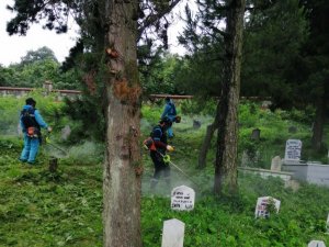 Mezarlıklarda Kurban Bayramı temizliği