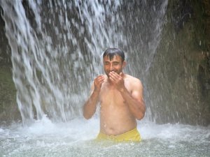 Erzincan’da serinliğin adresi Girlevik Şelalesi