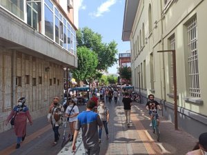 Bayram yoğunluğu pandemi kurallarını unutturdu