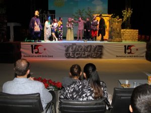 Bismil Belediyesi çocukları tiyatroya doyurdu