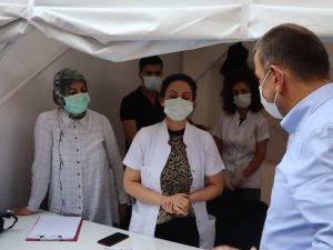 Siirt Valisi Hacıbektaşoğlu: "Vaka sayılarında artış var, bağışıklık oranını yakalayıncaya kadar uyku bize haram"