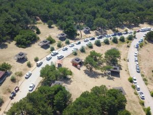 Sıcaktan bunalan Spil’e akın etti