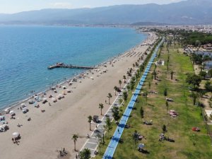 Balıkesir’de sosyal mesafeli plajları havadan böyle görüntülendi